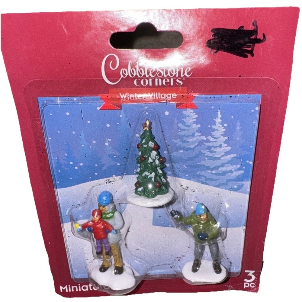 Cobblestone corners 9 figures minitures christmas village Tree‎ Winter New